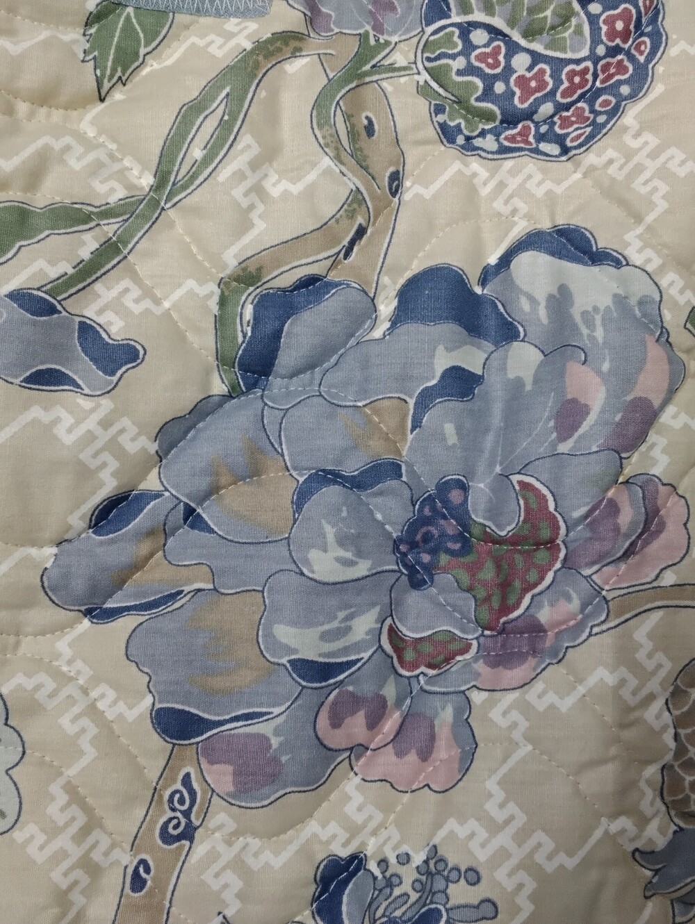 4031 Size XL/1X Quilted Floral Puff Jacket with Pastel Blooms And Apploque. - Picture 7 of 8